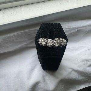 GLAMOUR ENGAGEMENT RING SIZE SIZE 10